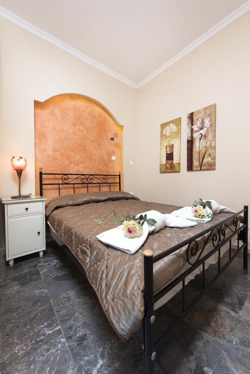 Mouse Island Aparthotel Perama  Room photo