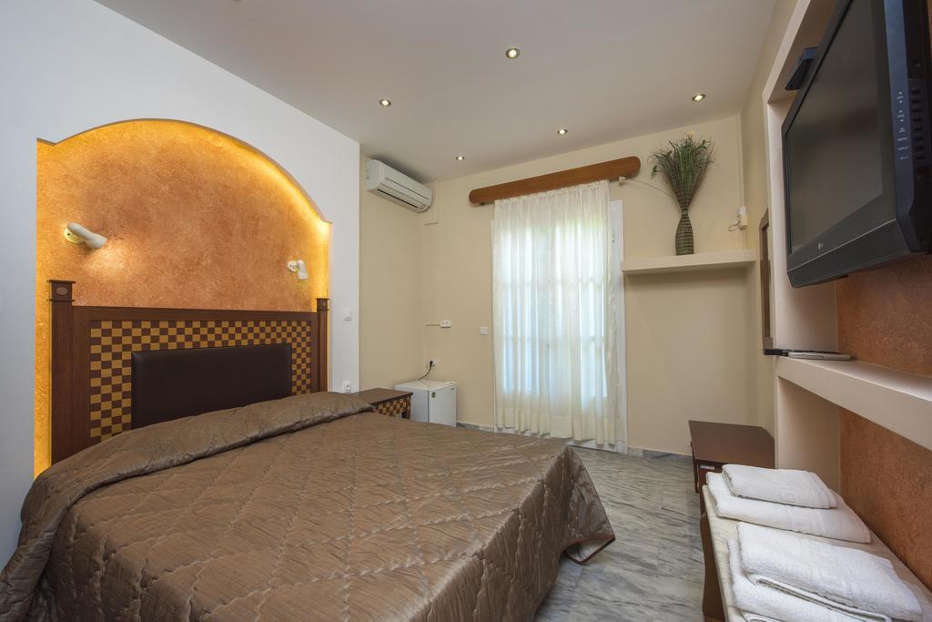 Mouse Island Aparthotel Perama  Room photo