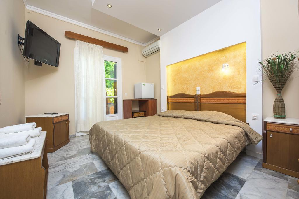 Mouse Island Aparthotel Perama  Room photo