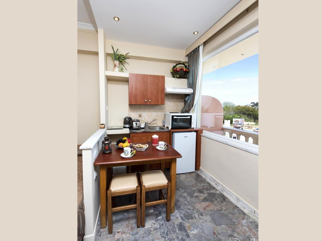 Mouse Island Aparthotel Perama  Room photo